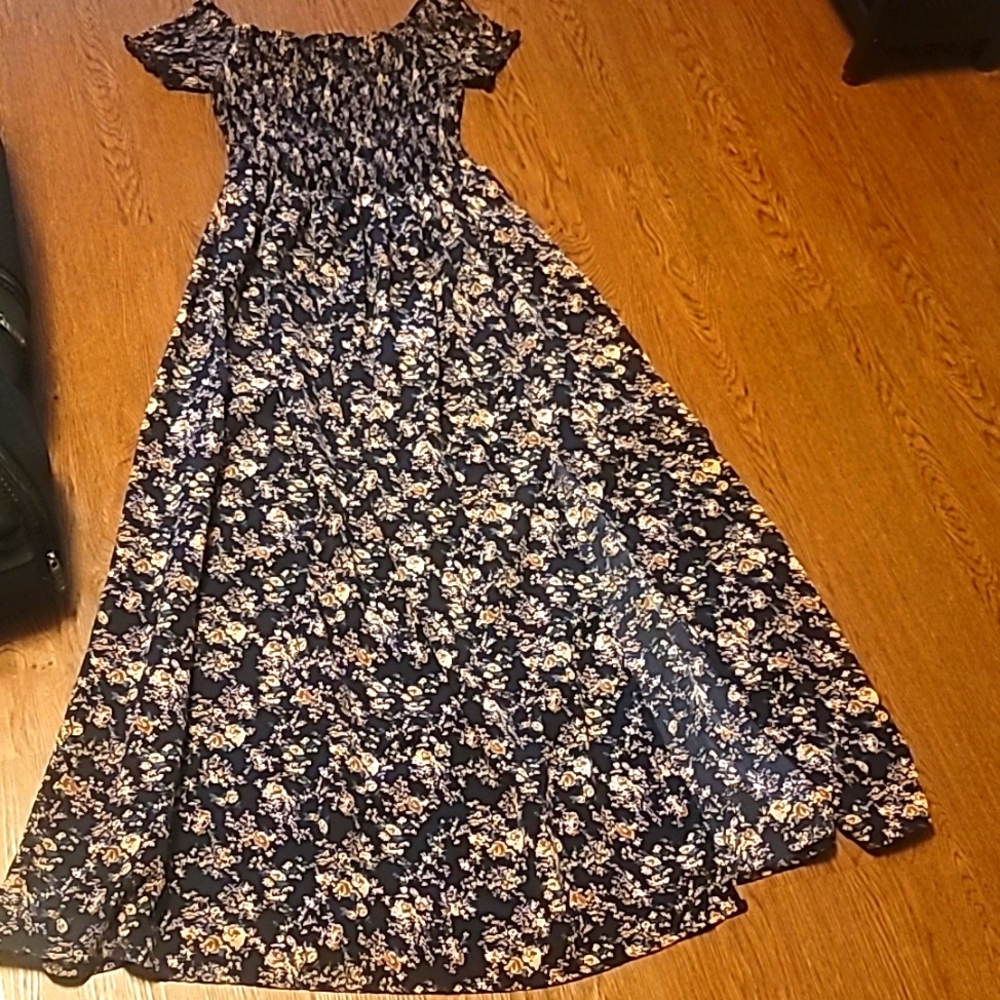 Maxi dress with split on the side